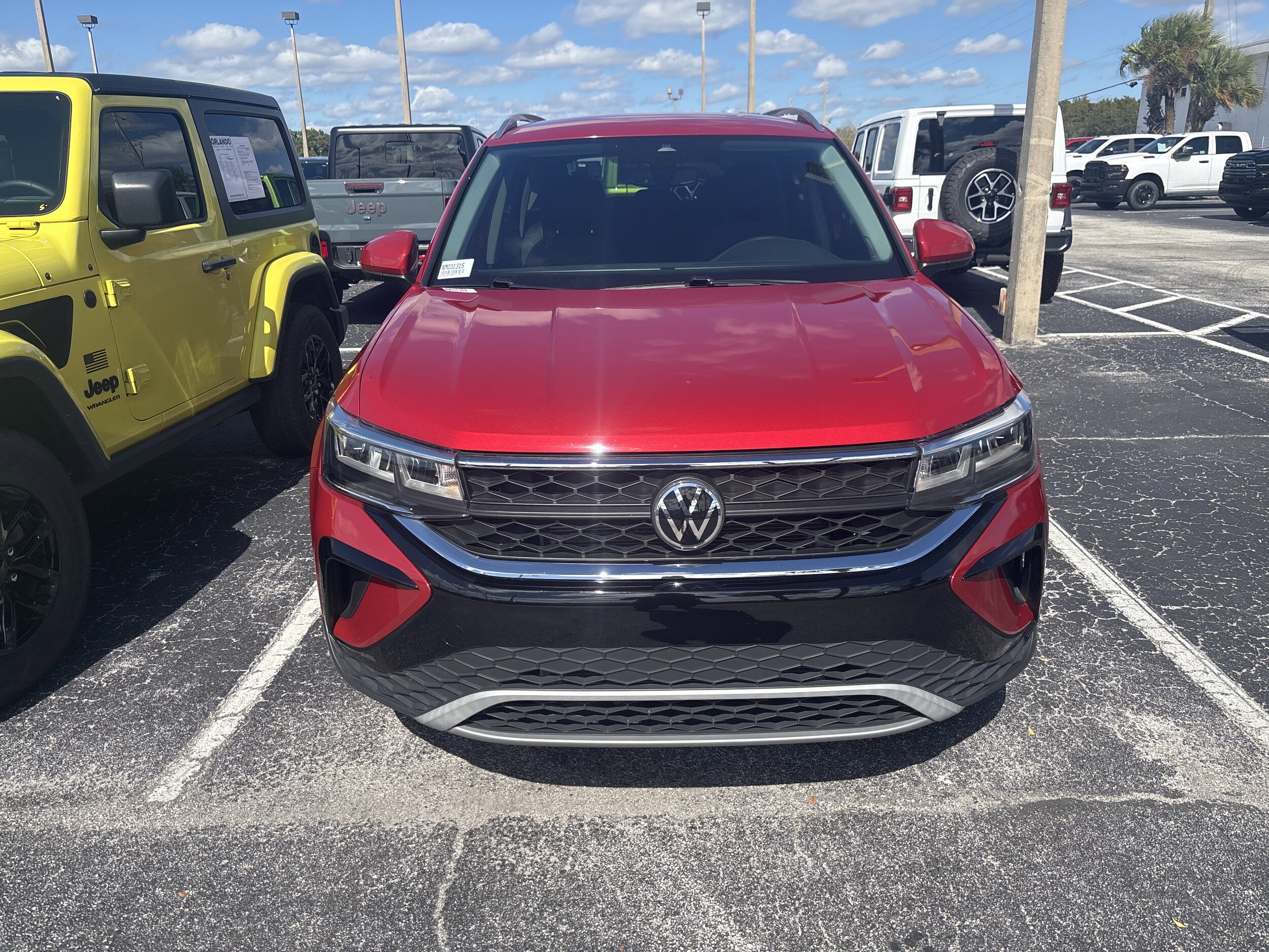 2022 Volkswagen Taos SE photo 3