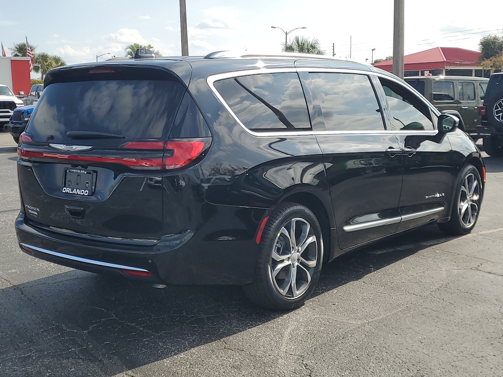 New 2026 Chrysler Pacifica Pinnacle Passenger Van