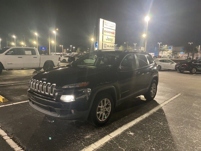 2018 Jeep Cherokee Latitude photo 2