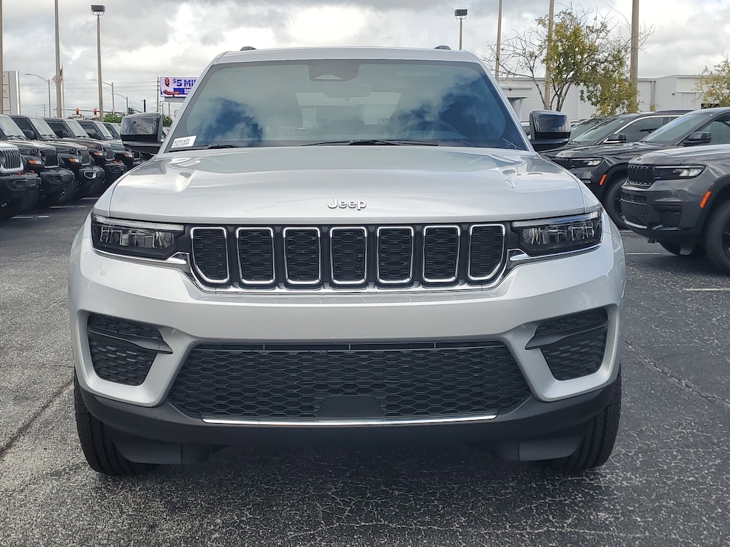 New 2025 Jeep Grand Cherokee Laredo Sport Utility
