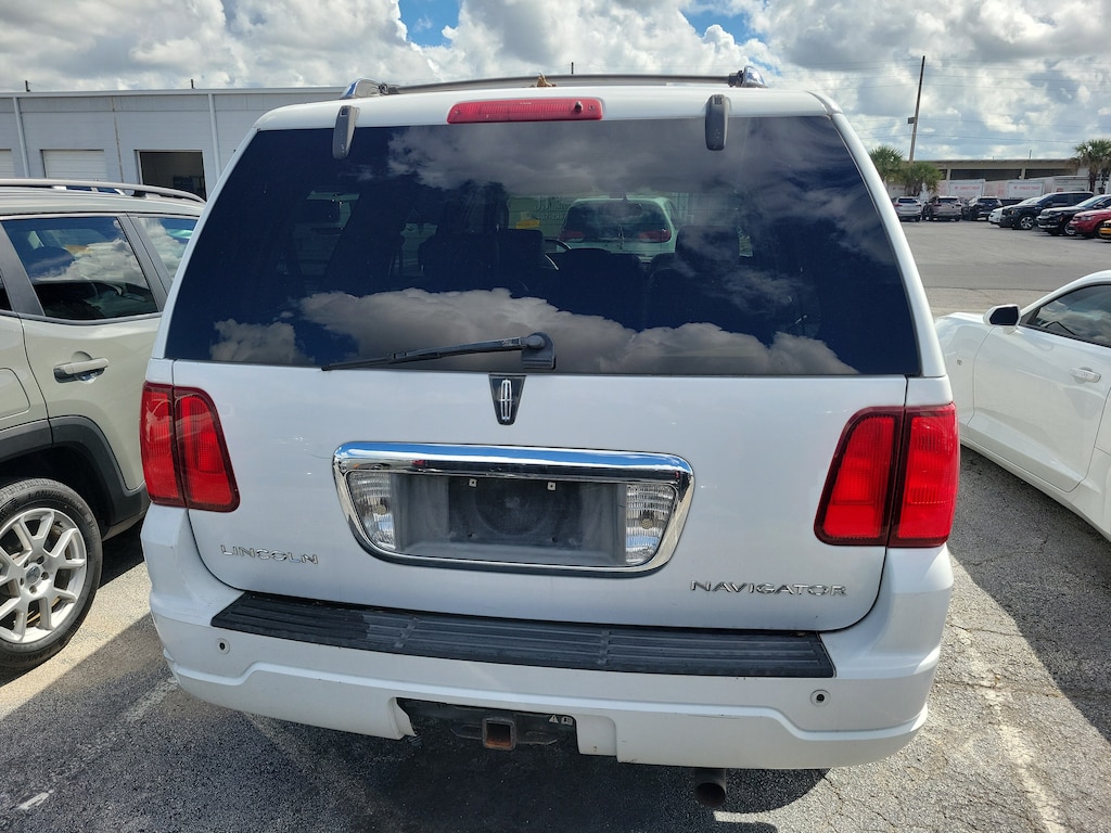Used 2004 Lincoln Navigator Luxury 2WD Luxury