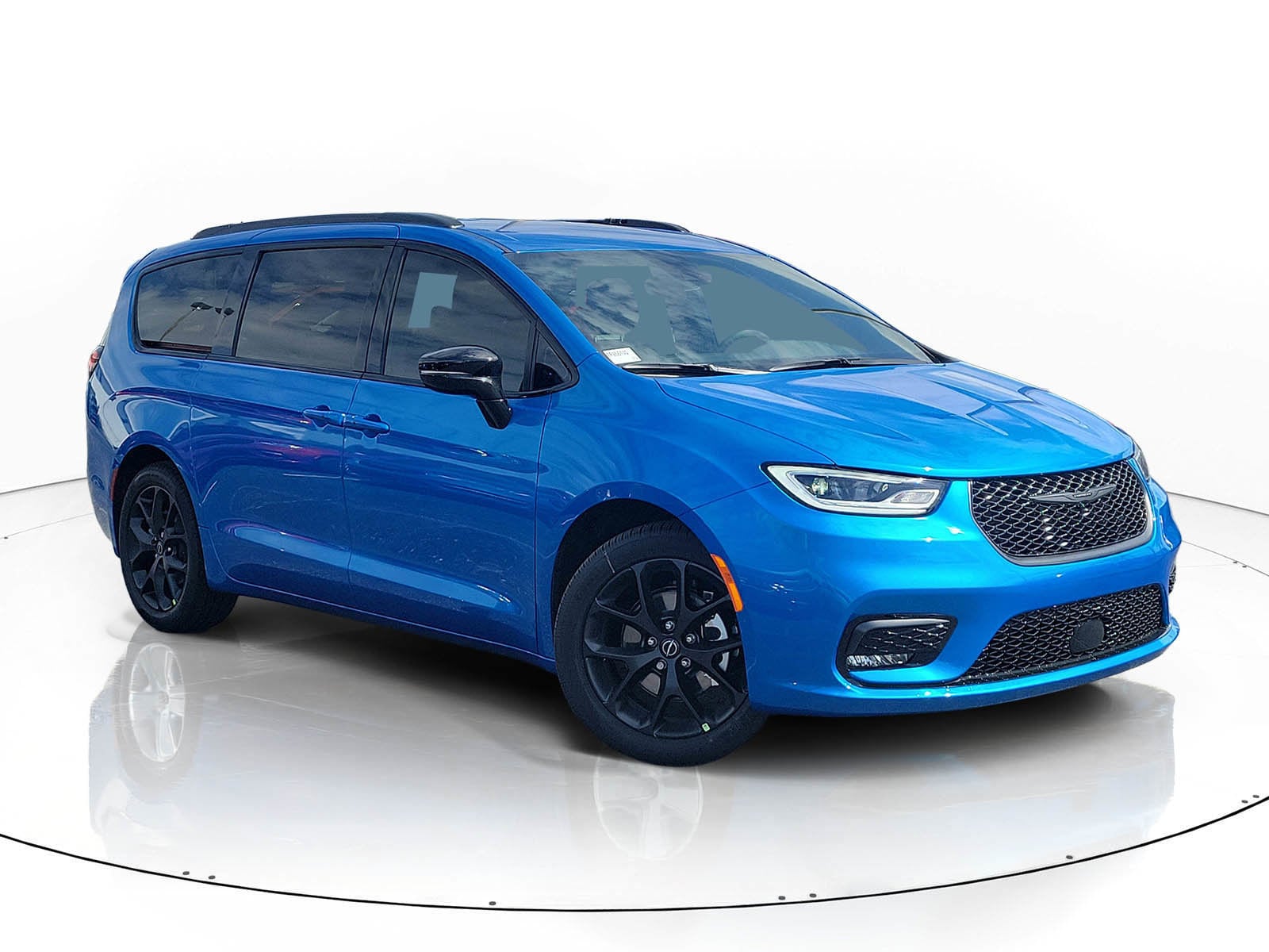2026 Chrysler Pacifica Select's photo