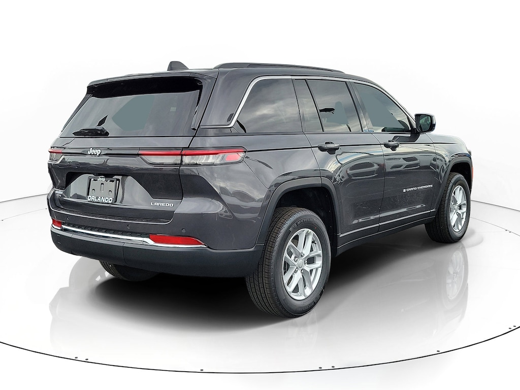 New 2026 Jeep Grand Cherokee Laredo Sport Utility