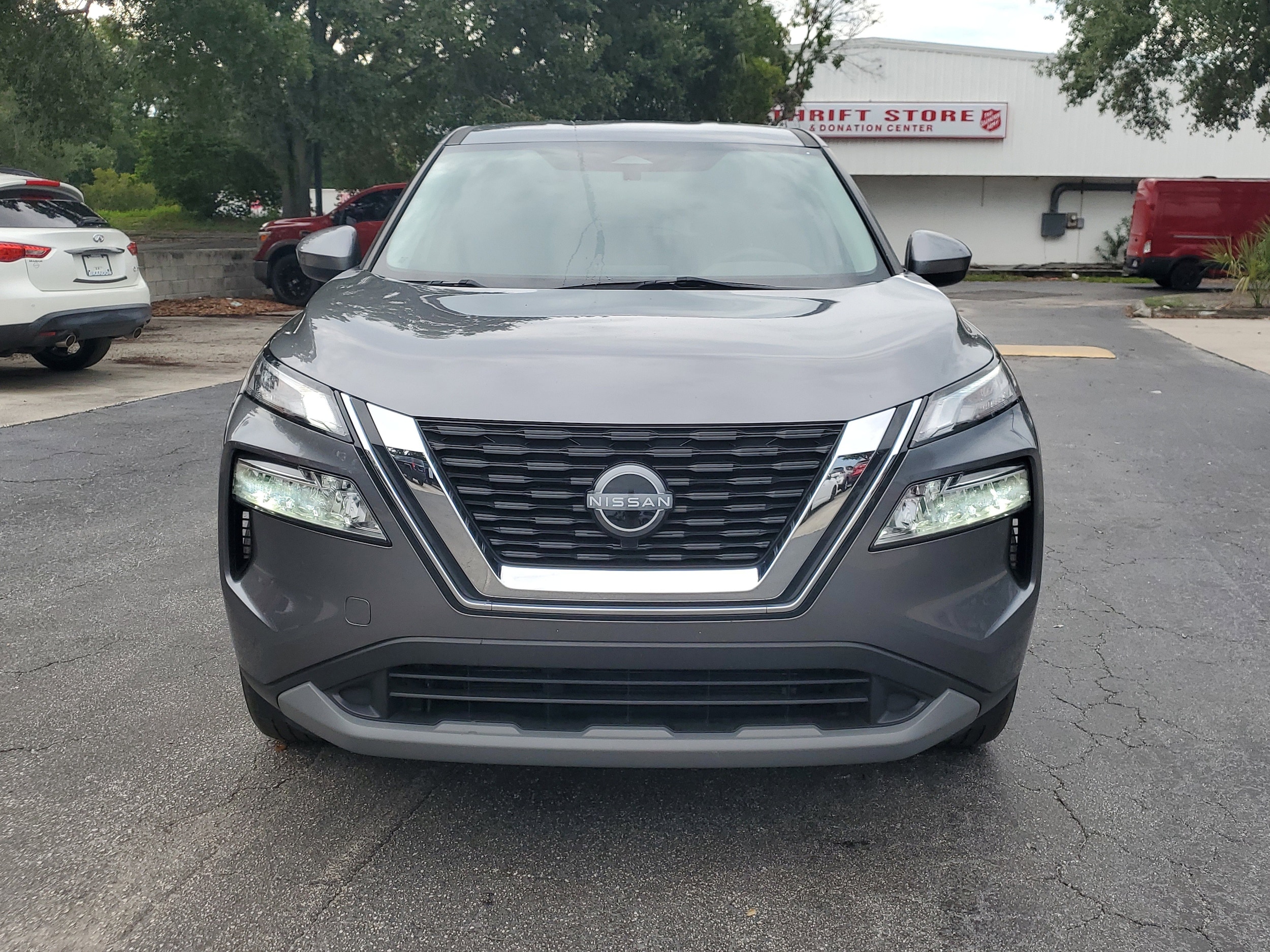 2023 Nissan Rogue AWD SV photo 2