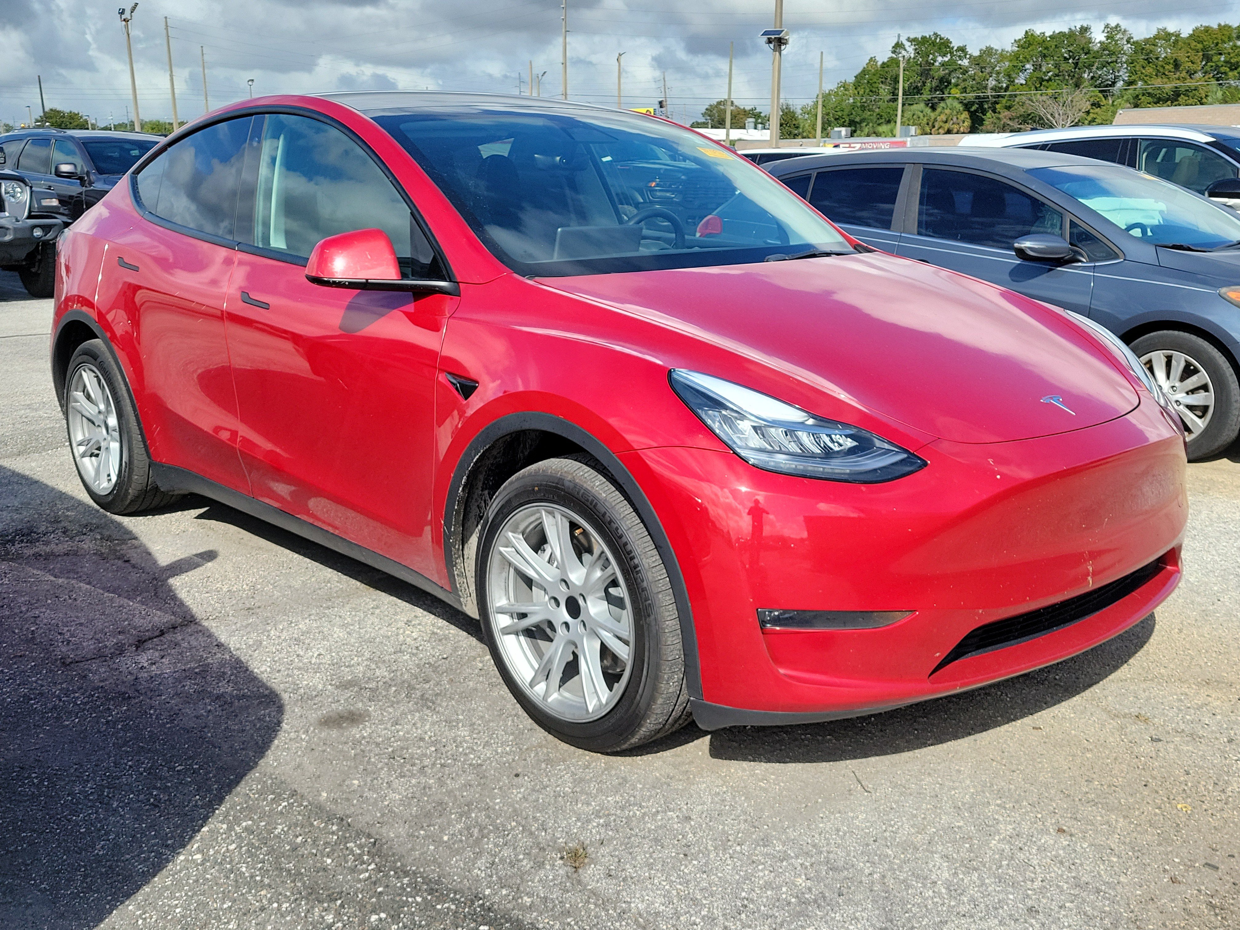  Tesla Model Y