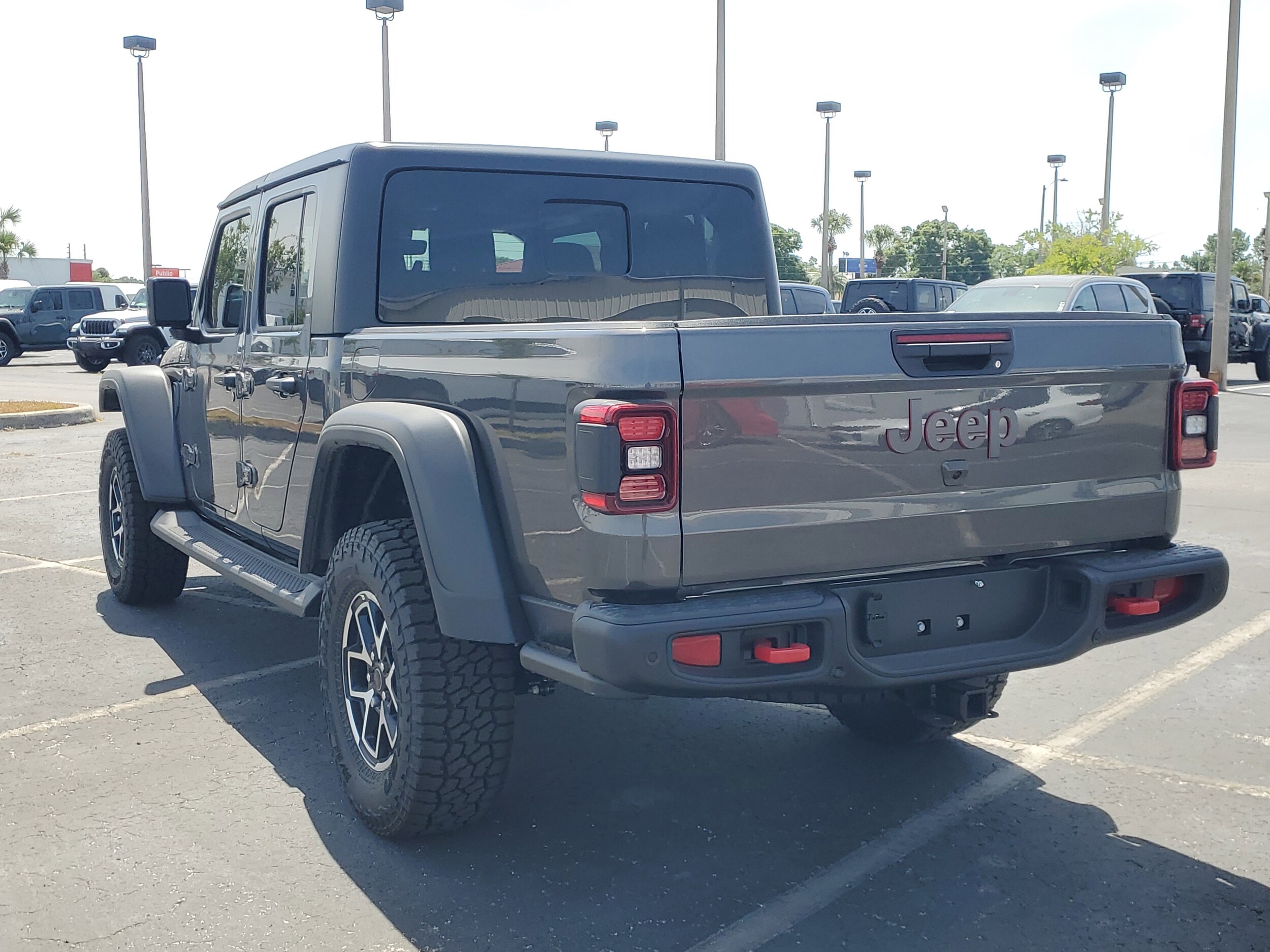 2025 Jeep Gladiator Rubicon photo 4