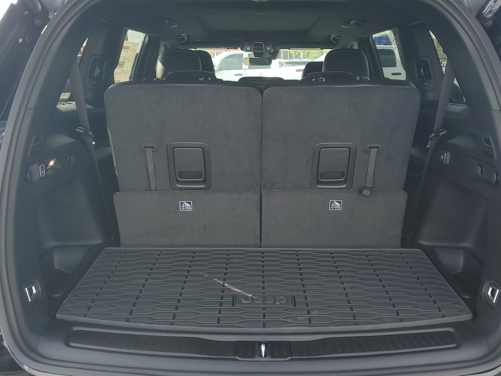 New 2025 Jeep Grand Cherokee L Limited Sport Utility