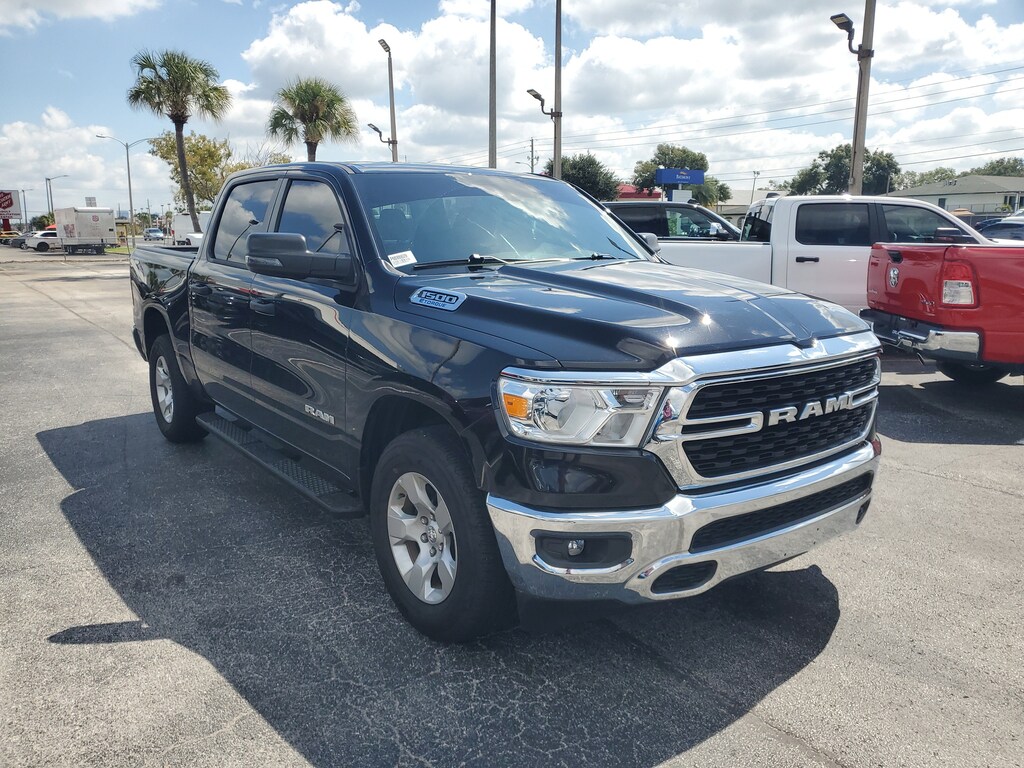 2023 Ram 1500 Big Horn photo 3