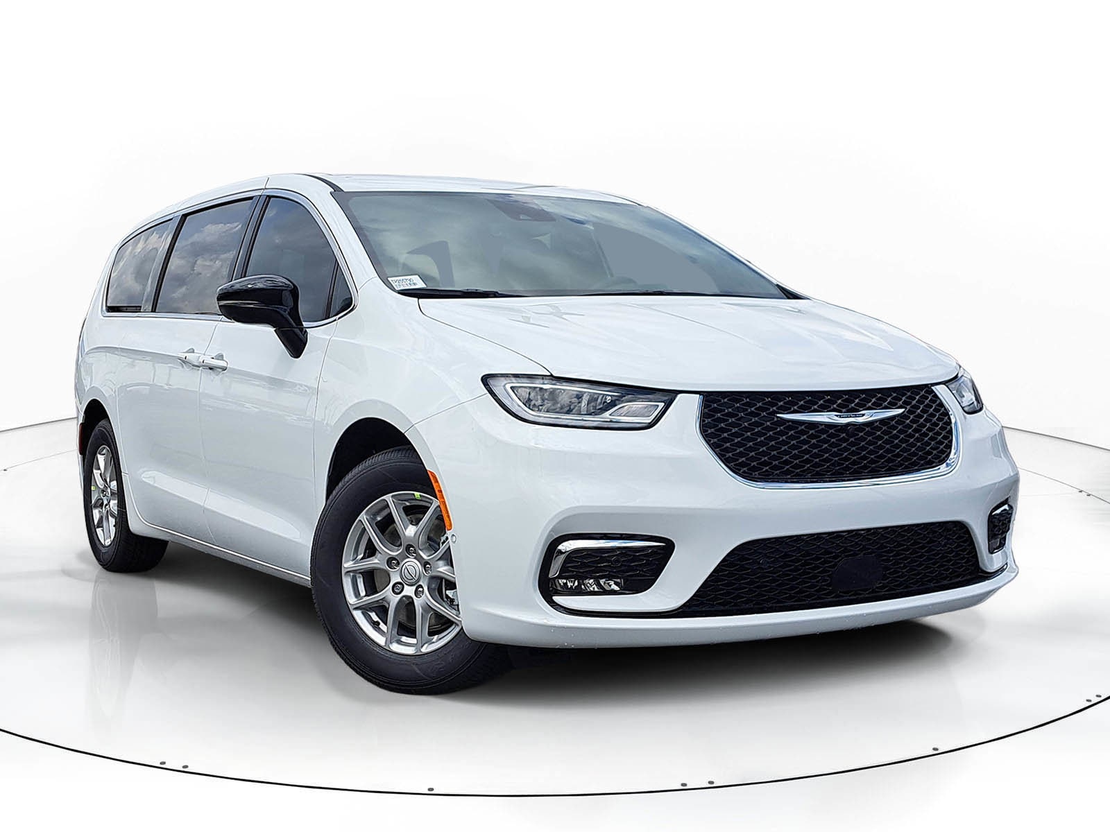2026 Chrysler Pacifica Select's photo