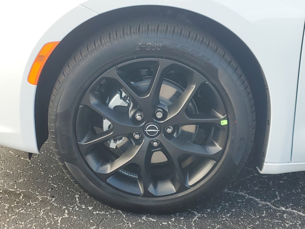 New 2026 Chrysler Pacifica Limited Passenger Van