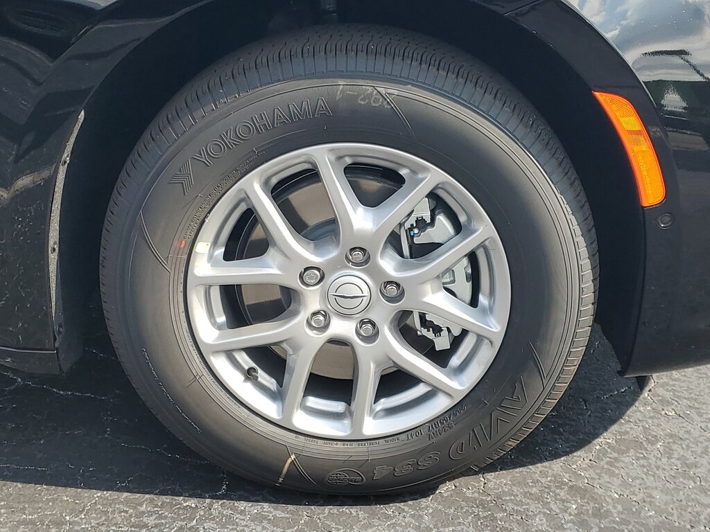 New 2026 Chrysler Pacifica Select Passenger Van