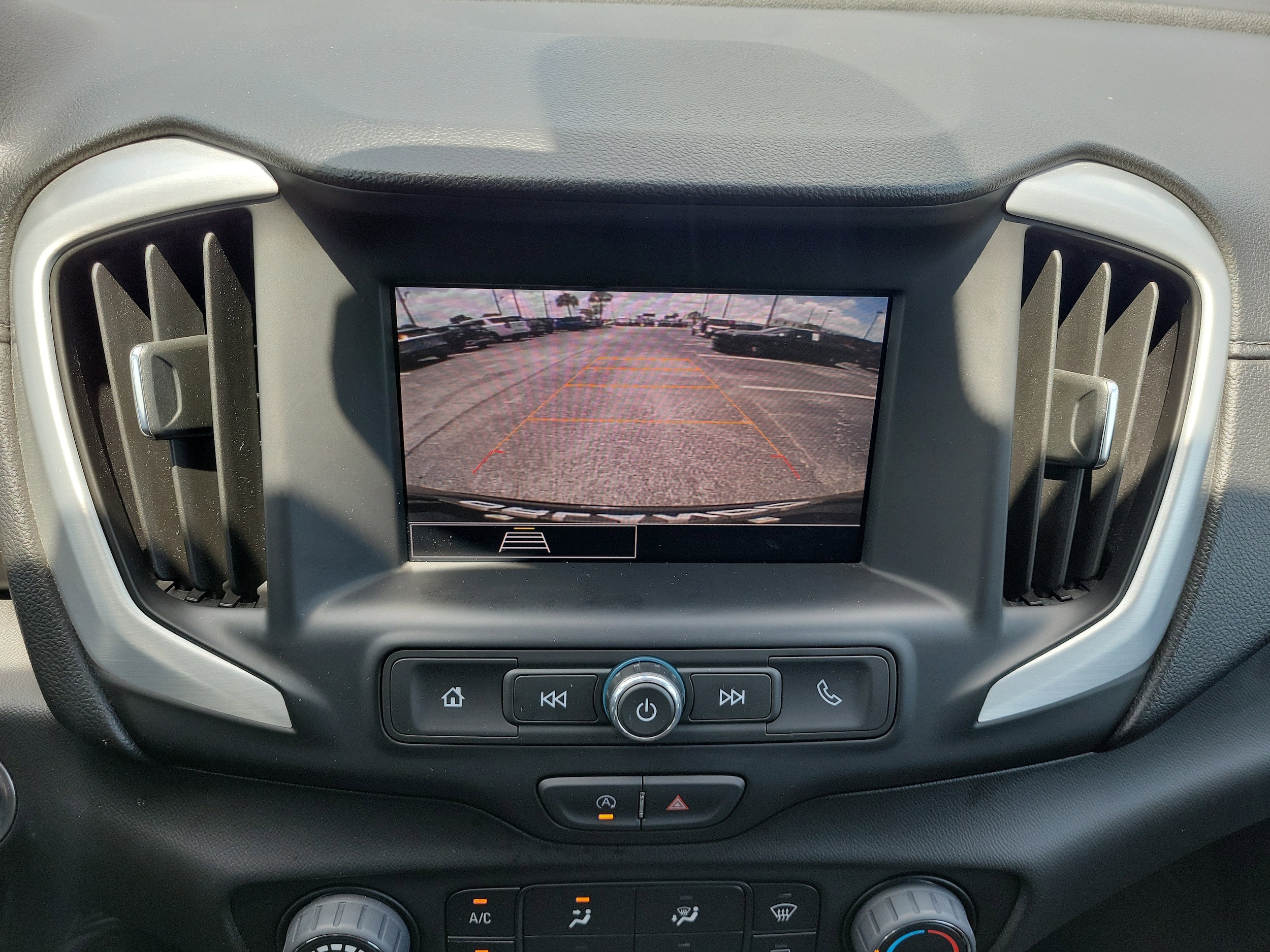 2024 GMC Terrain SLE - Photo 26