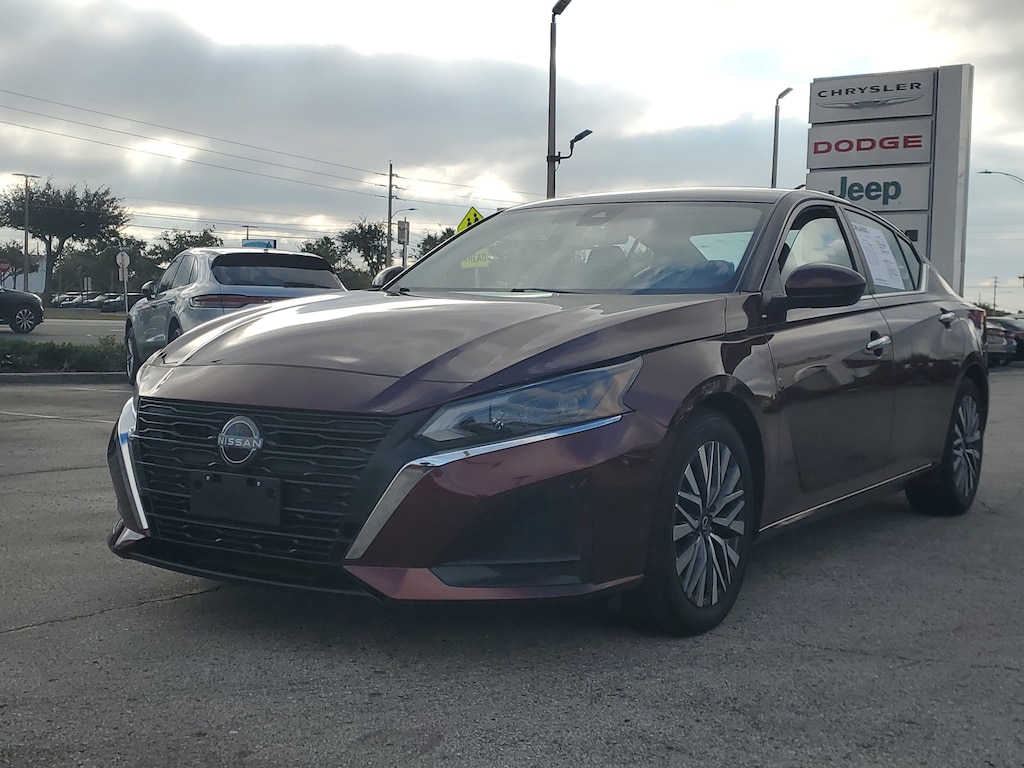 Used 2023 Nissan Altima 2.5 SV Sedan