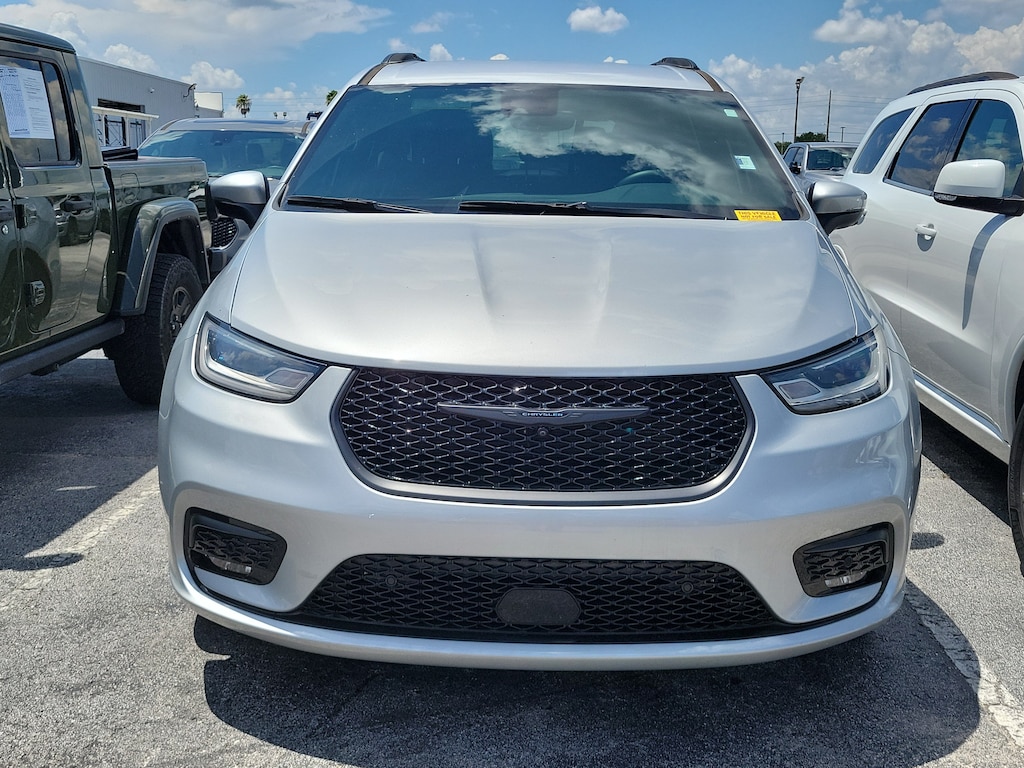 Used 2023 Chrysler Pacifica Touring L Touring L AWD