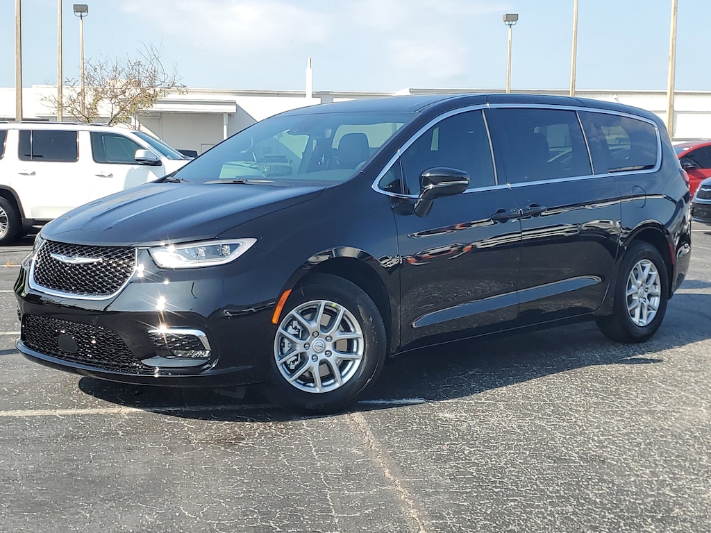New 2026 Chrysler Pacifica Select Passenger Van