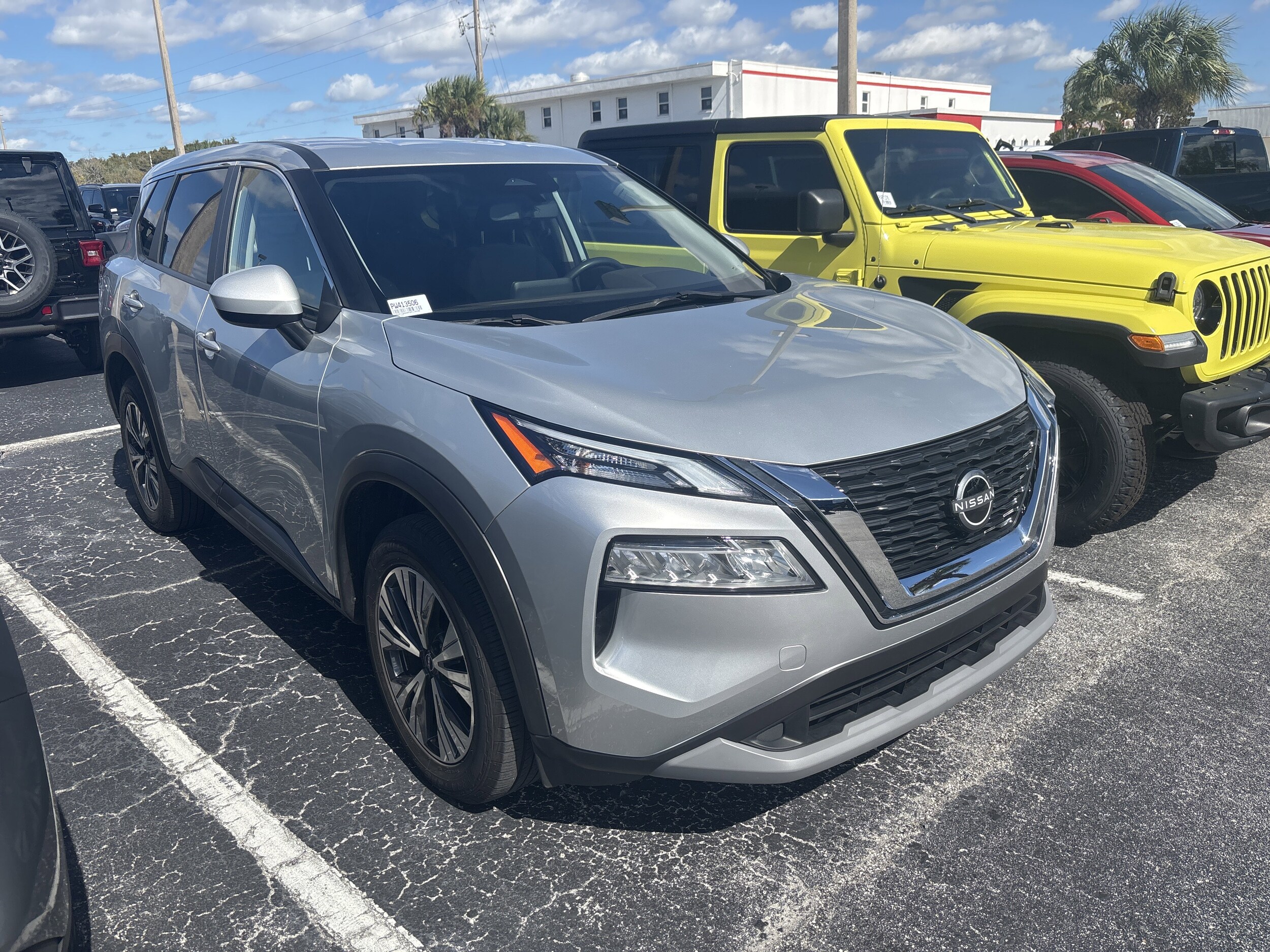 2023 Nissan Rogue SV photo 2