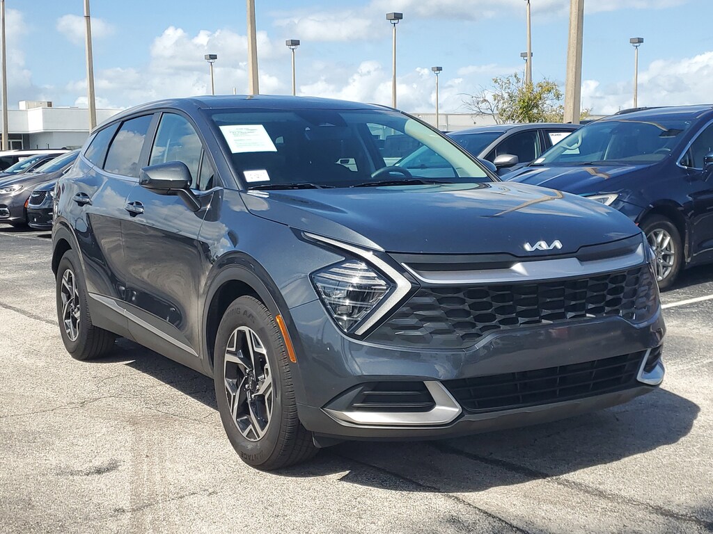 2024 Kia Sportage LX photo 3