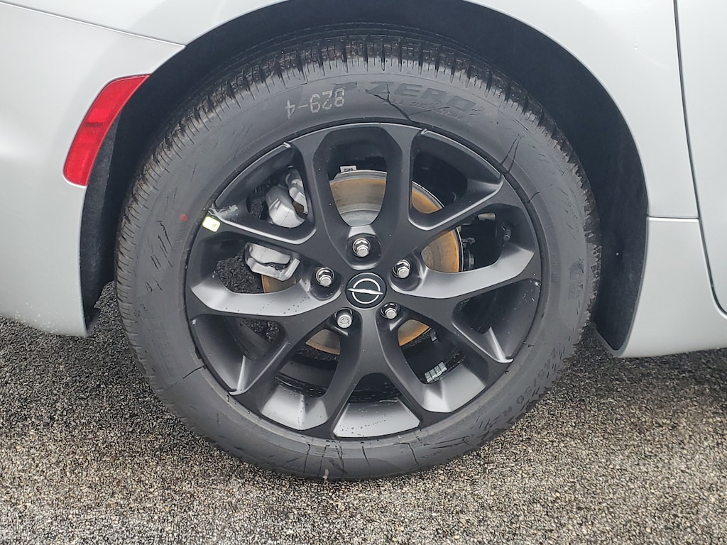 New 2026 Chrysler Pacifica Select Passenger Van