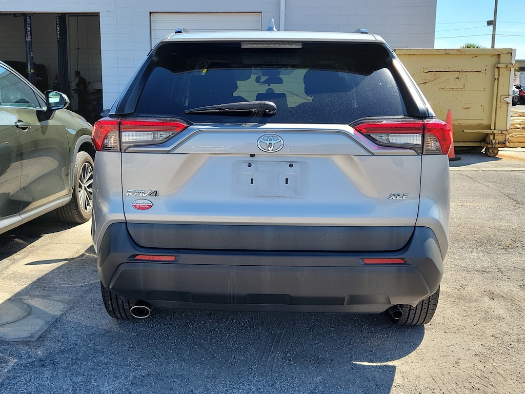 Used 2021 Toyota RAV4 XLE XLE FWD