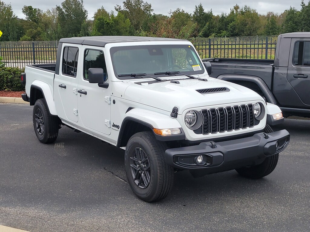 New 2025 Jeep Gladiator Sport S Pickup