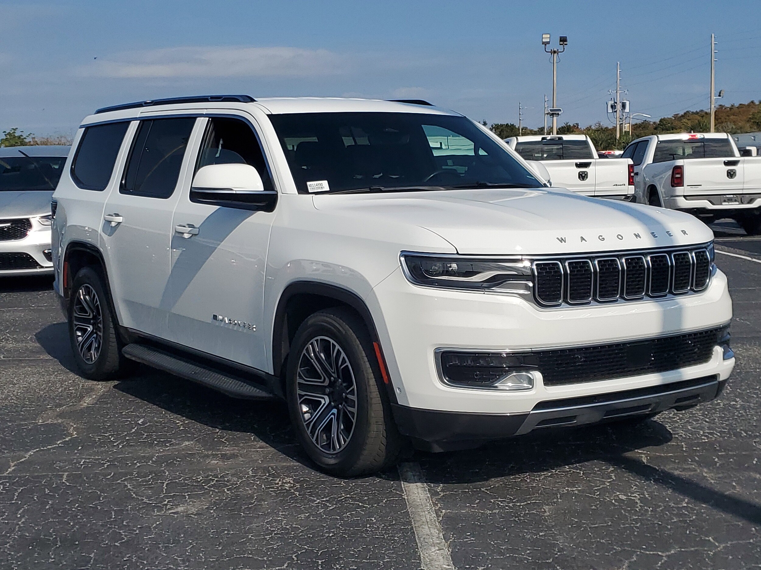 2022 Jeep Wagoneer Series III photo 3