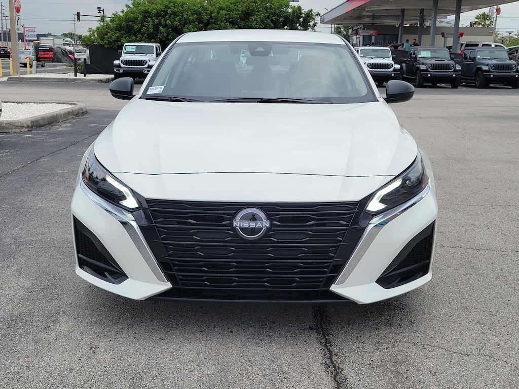 Used 2025 Nissan Altima SV SV FWD