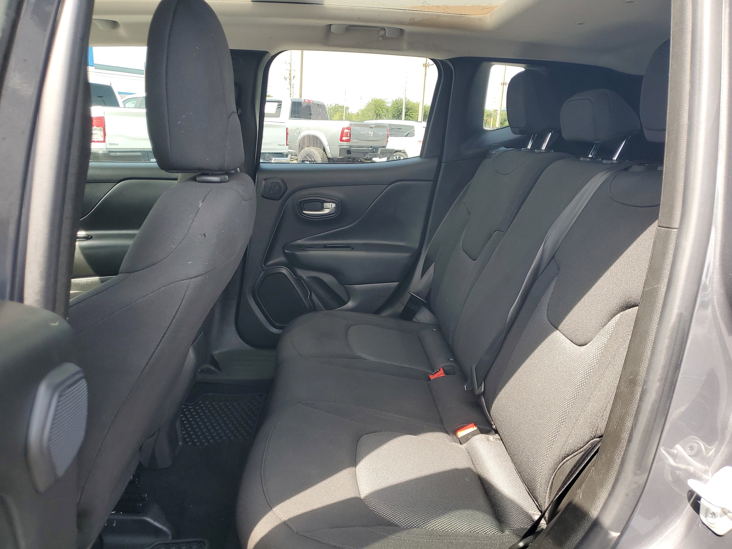 Image 10 of 2023 Jeep Renegade Latitude 4x4