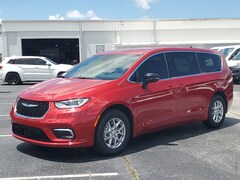 2026 Chrysler Pacifica Select Passenger Van