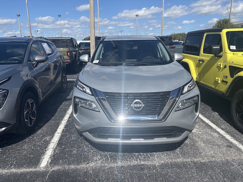 Used 2023 Nissan Rogue SV FWD SV