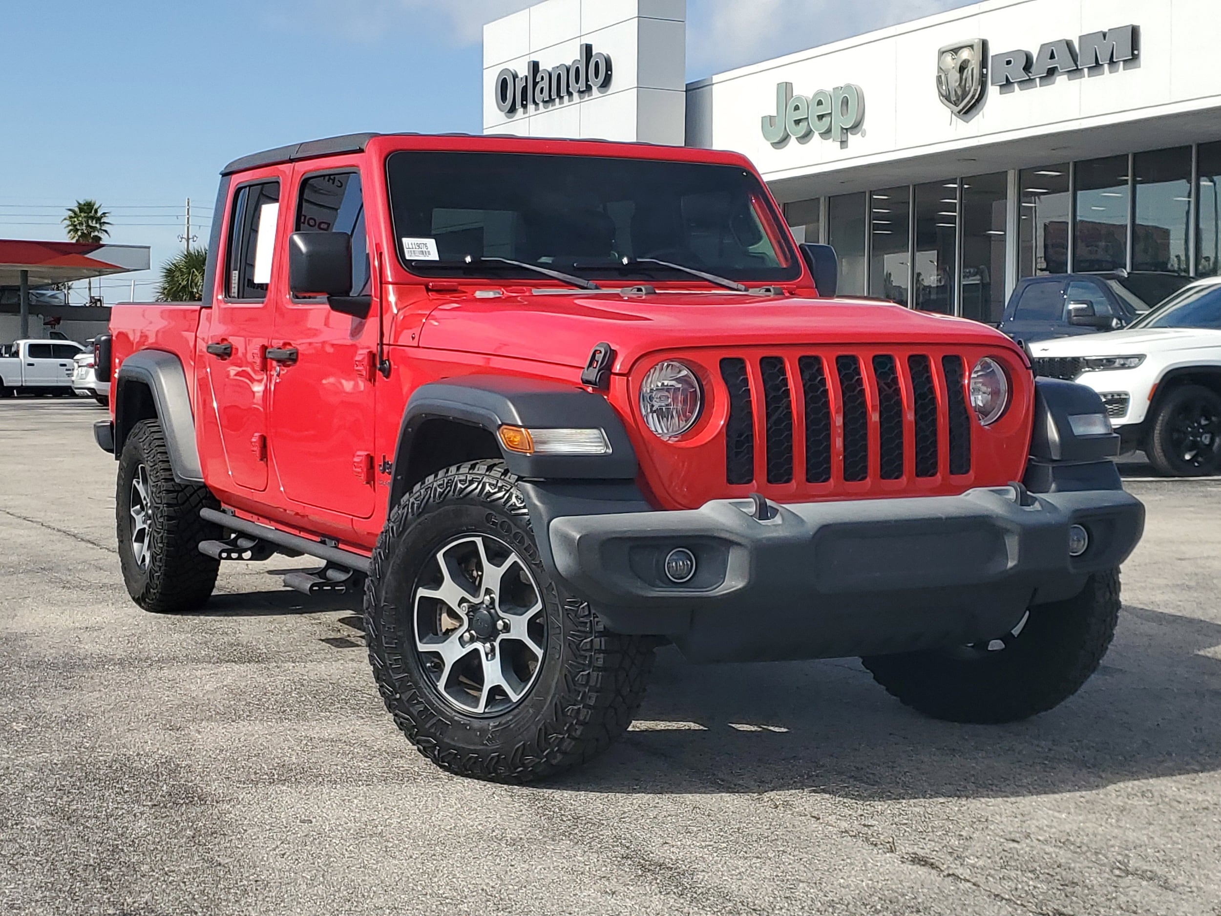 2020 Jeep Gladiator Sport S's photo