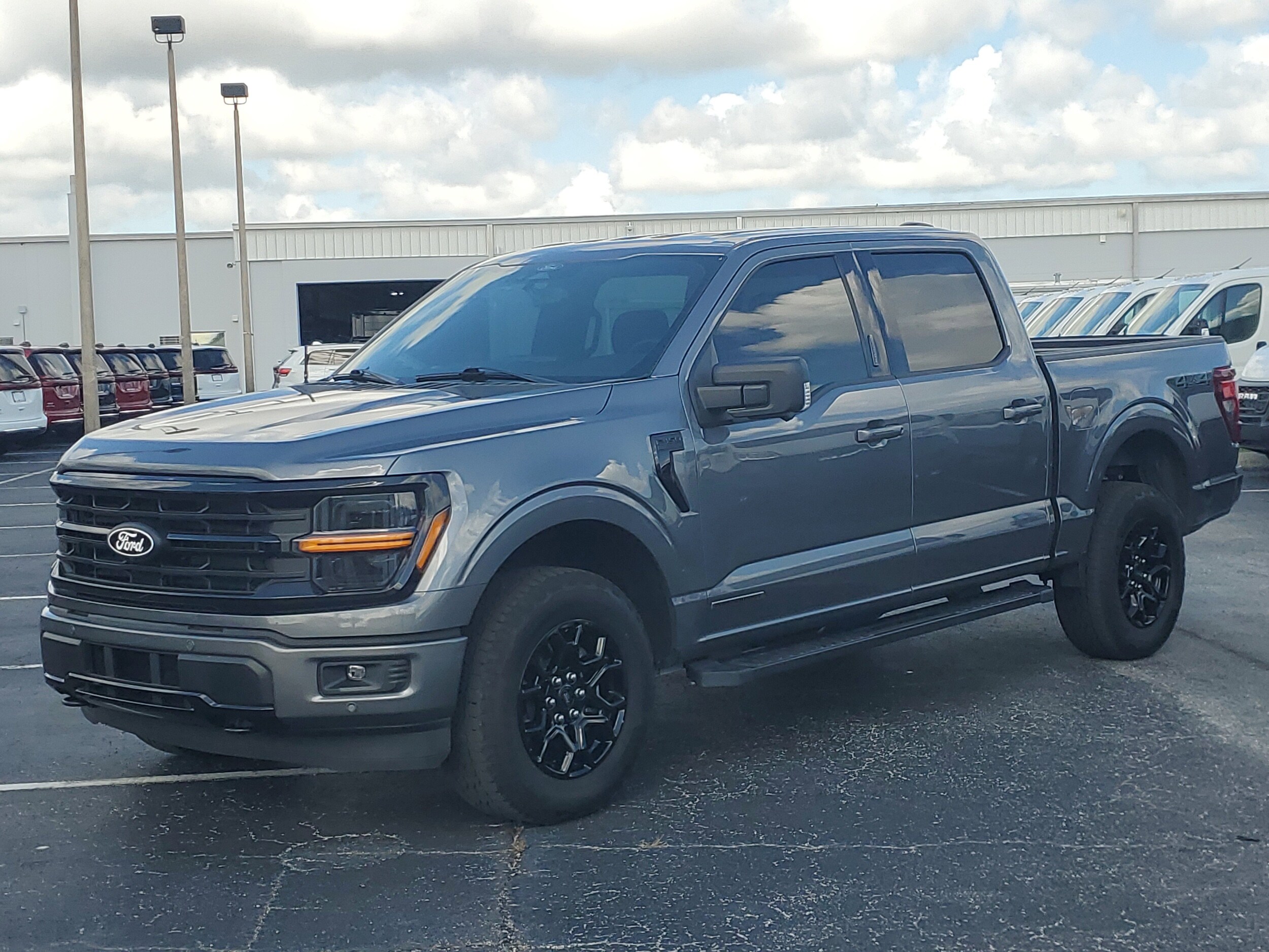 2024 Ford F-150 XLT photo 2