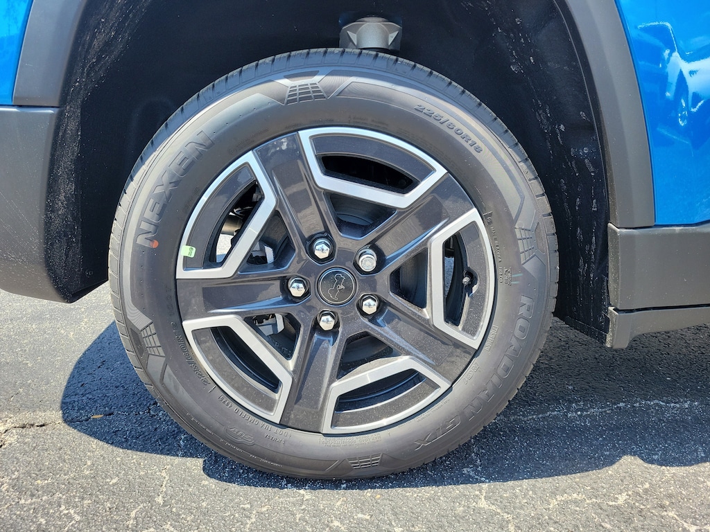New 2026 Jeep Cherokee Laredo Sport Utility