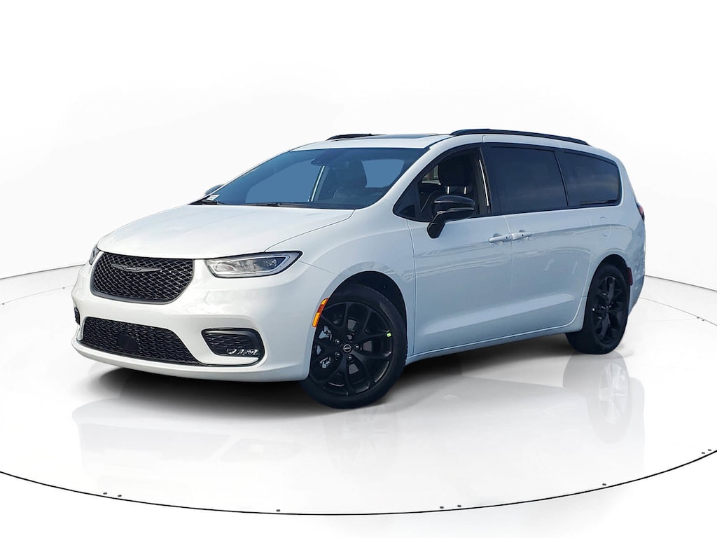 New 2026 Chrysler Pacifica Limited Passenger Van