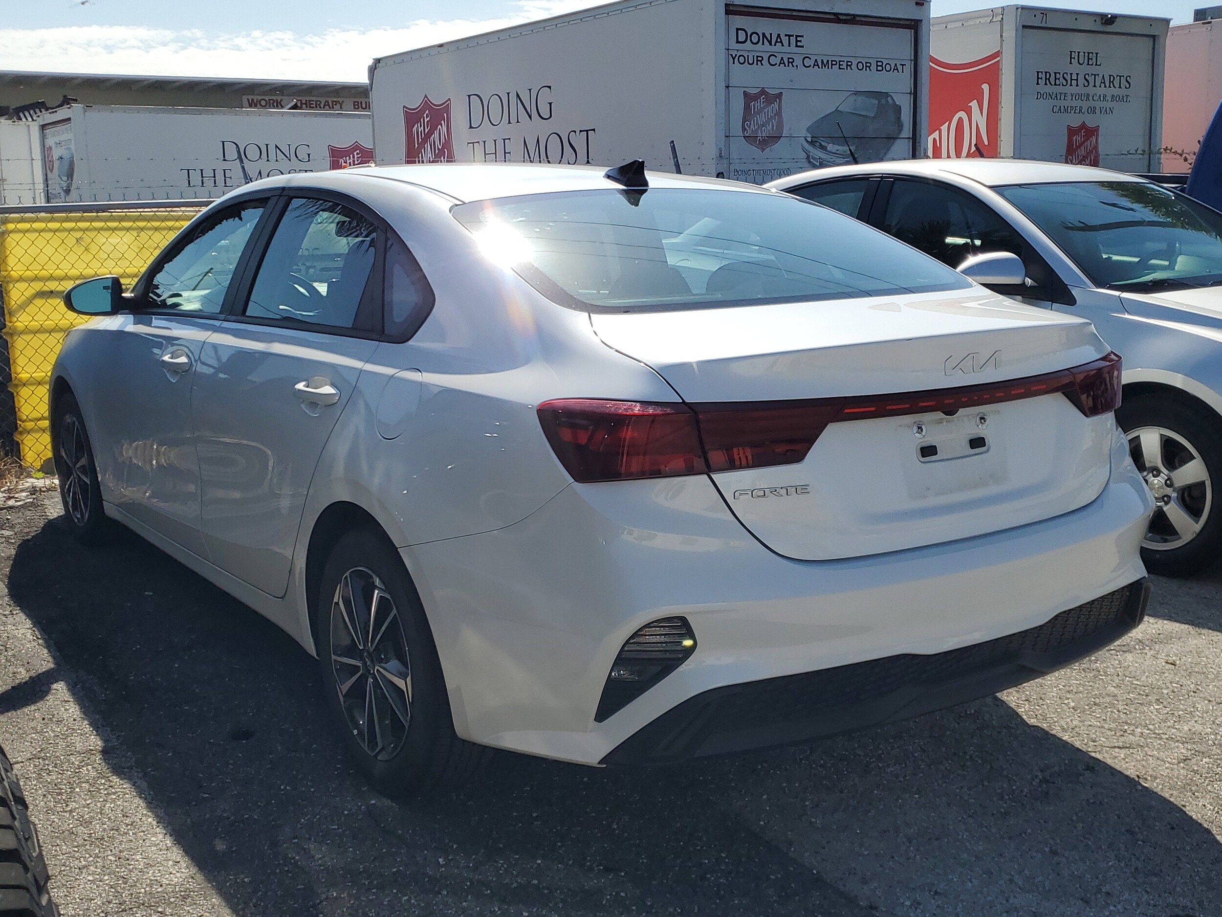 2023 Kia Forte LXS photo 4