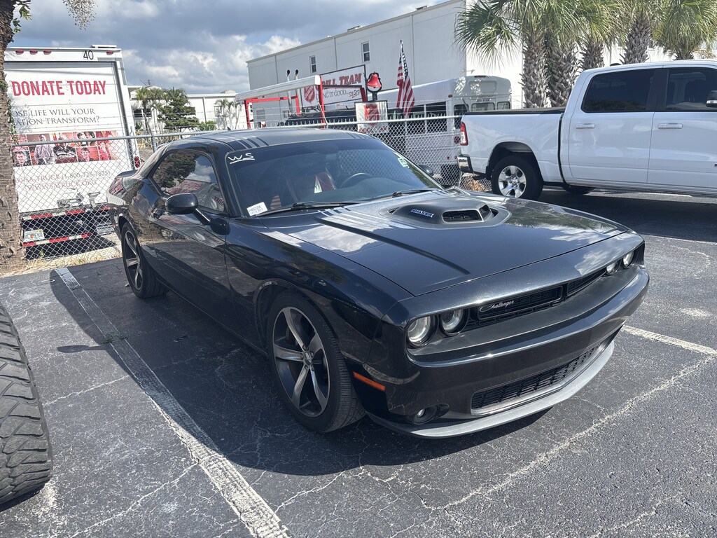 2015 Dodge Challenger R/T Plus Shaker photo 2