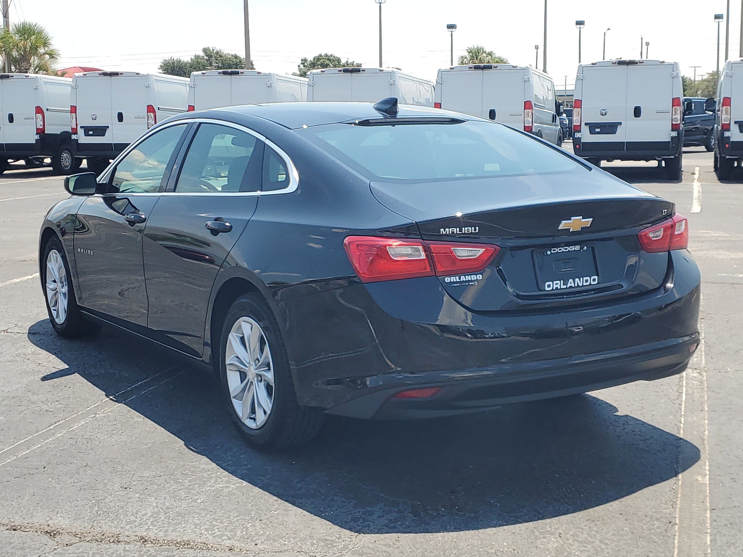 2024 Chevrolet Malibu 1LT photo 2