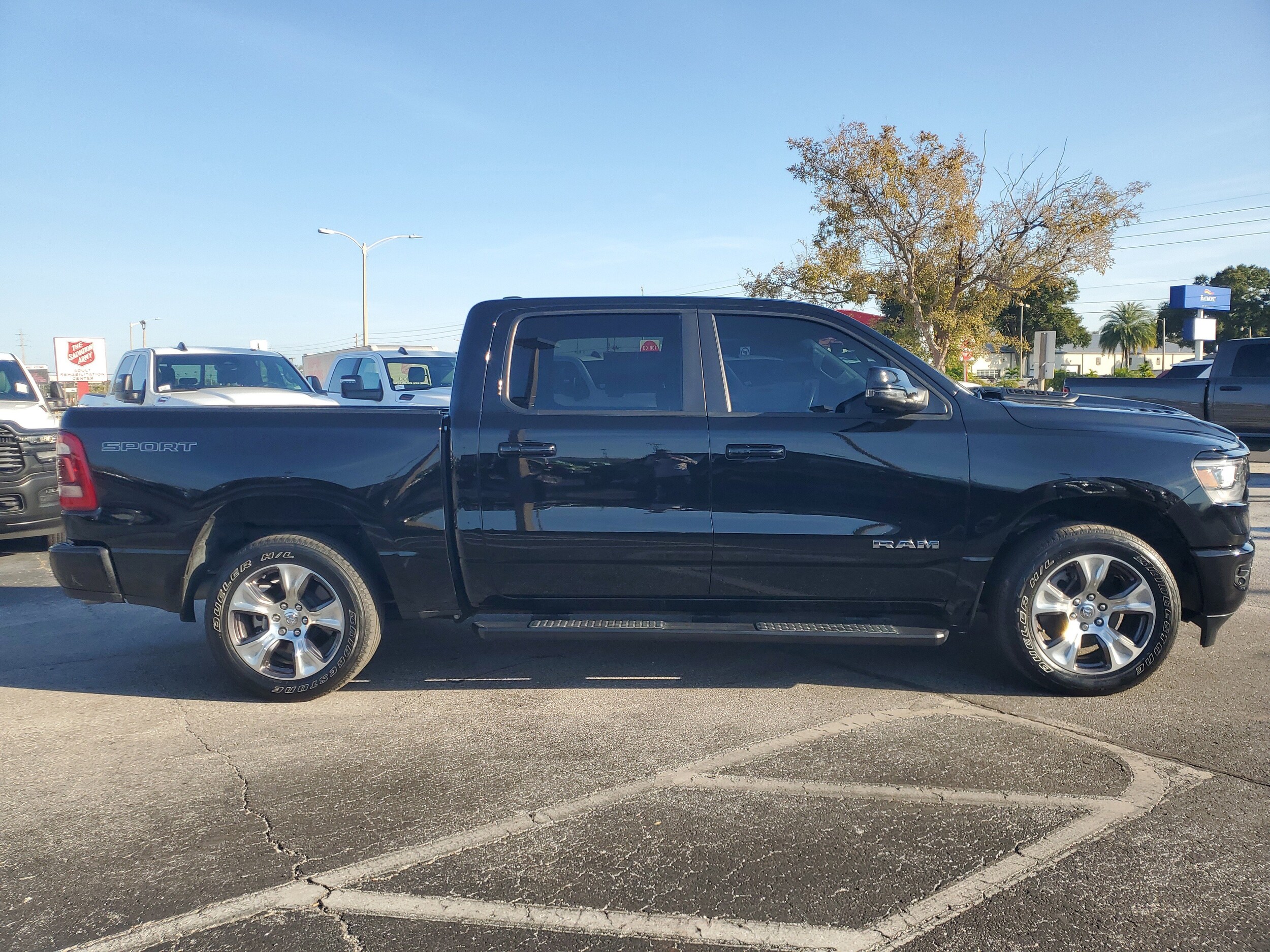 2023 Ram 1500 Laramie photo 4