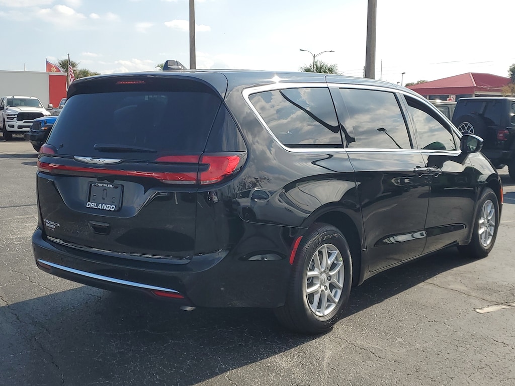 New 2026 Chrysler Pacifica Select Passenger Van