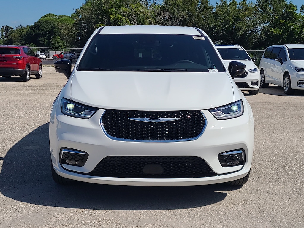 New 2026 Chrysler Pacifica Select Passenger Van