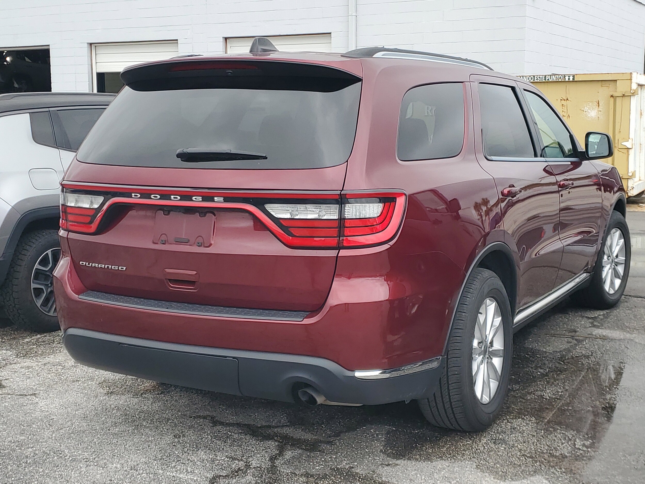 2023 Dodge Durango SXT photo 2