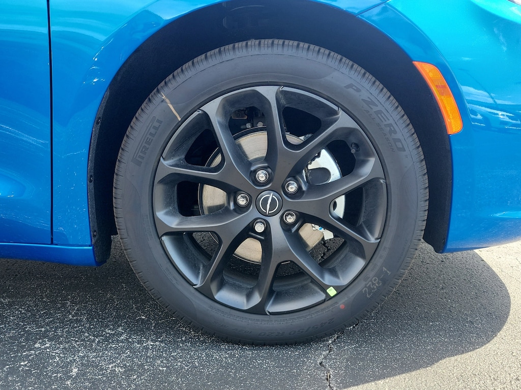 New 2026 Chrysler Pacifica Select Passenger Van
