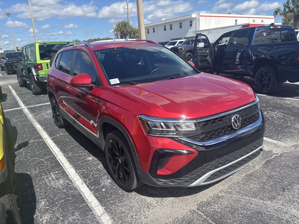 Used 2022 Volkswagen Taos SE SE FWD