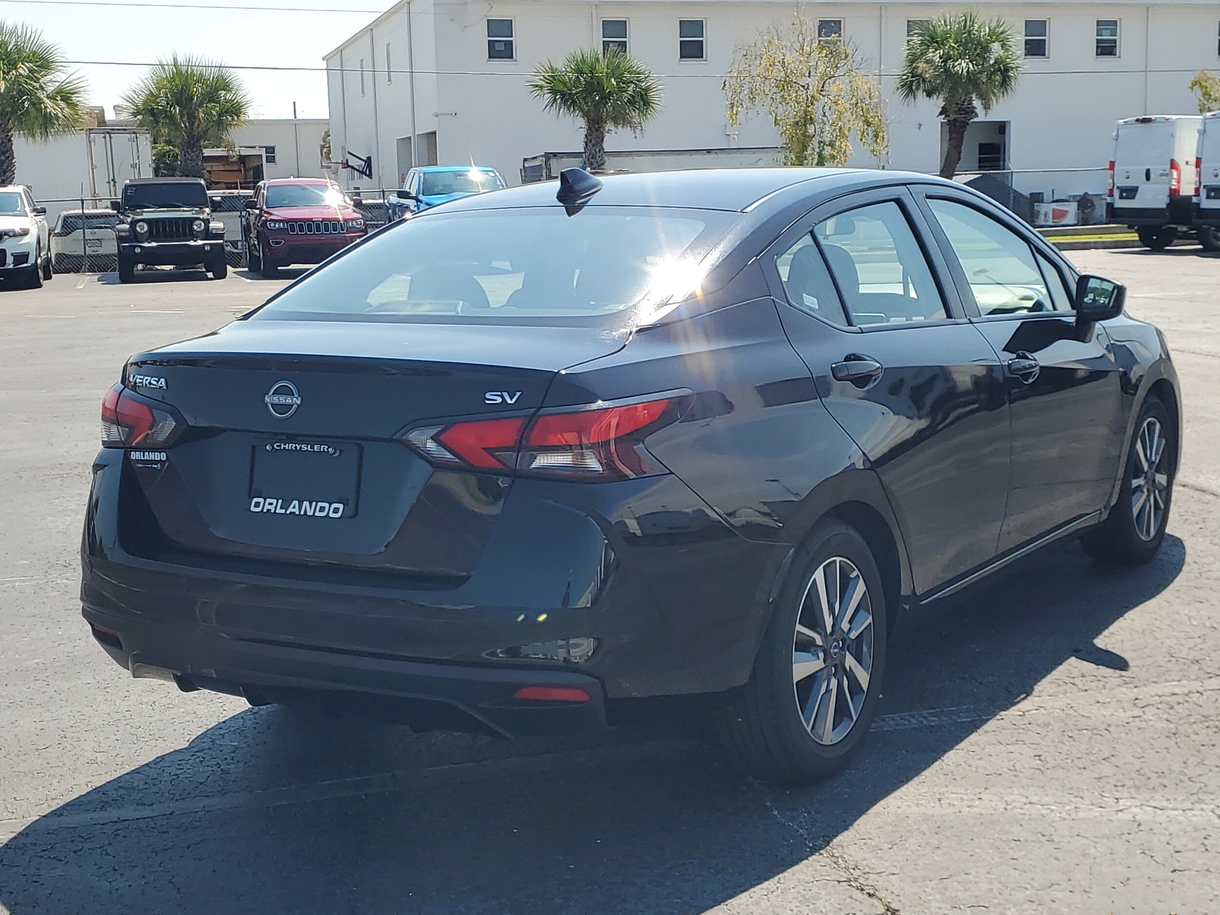 2023 Nissan Versa SV photo 3