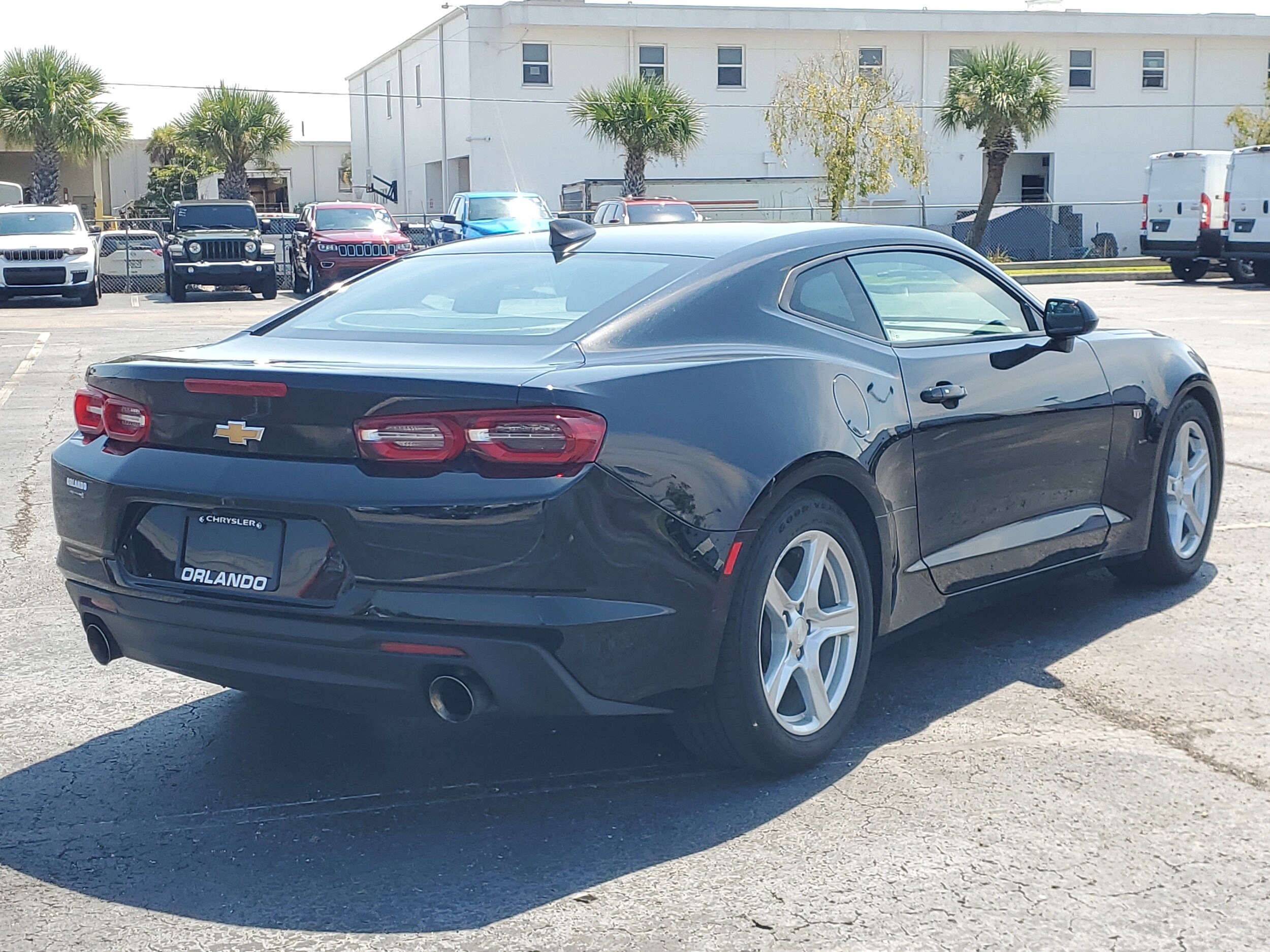 2023 Chevrolet Camaro 1LT photo 3