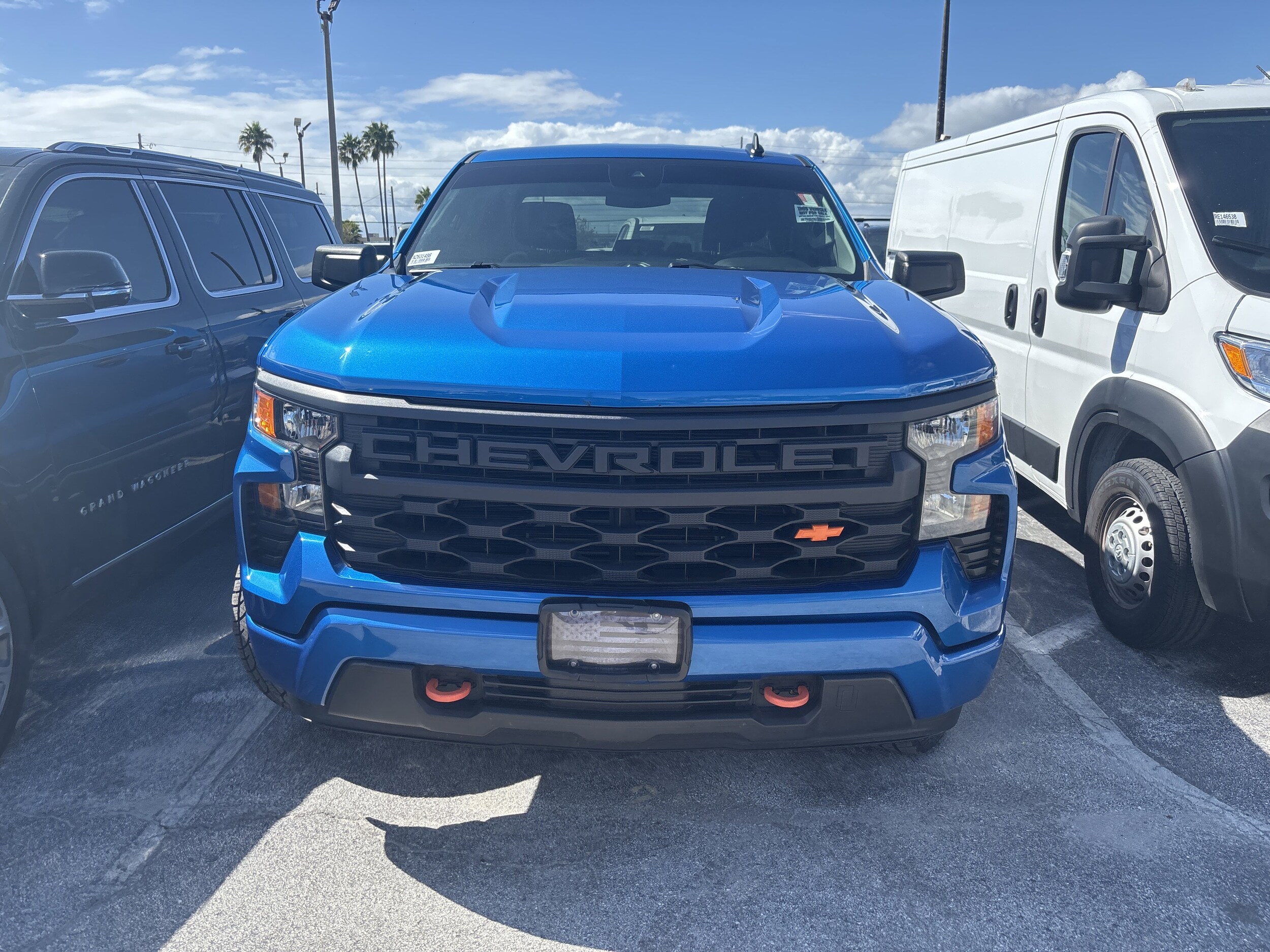 2022 Chevrolet Silverado 1500 Custom photo 2