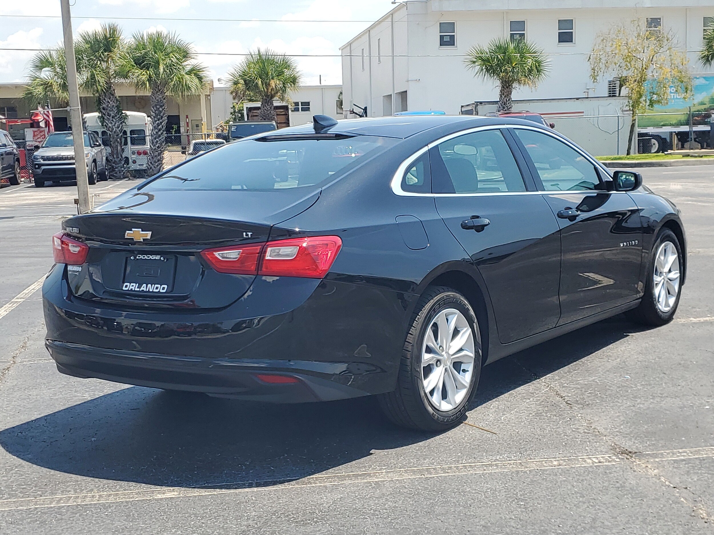 2024 Chevrolet Malibu 1LT photo 2