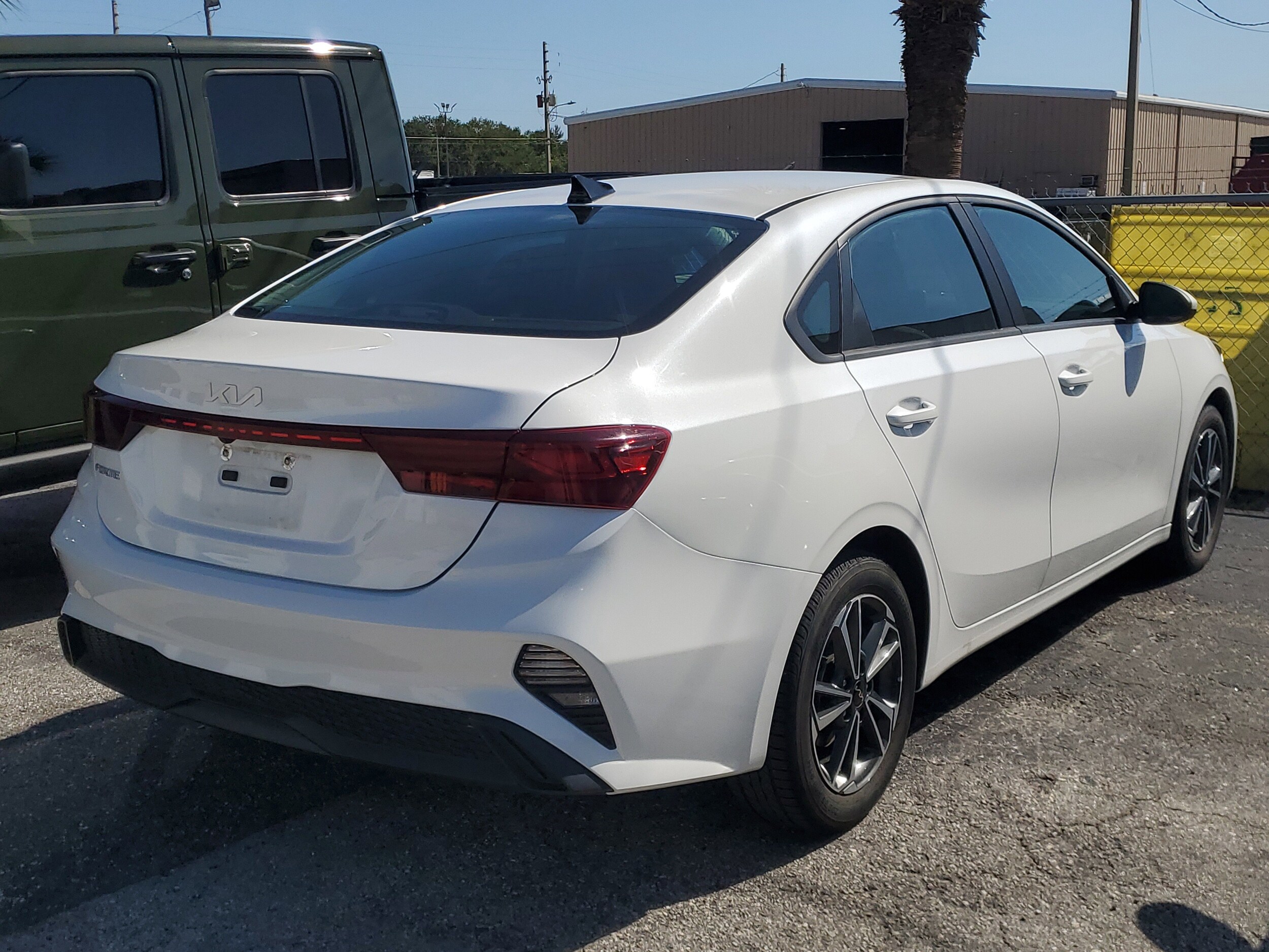 2023 Kia Forte LXS photo 3