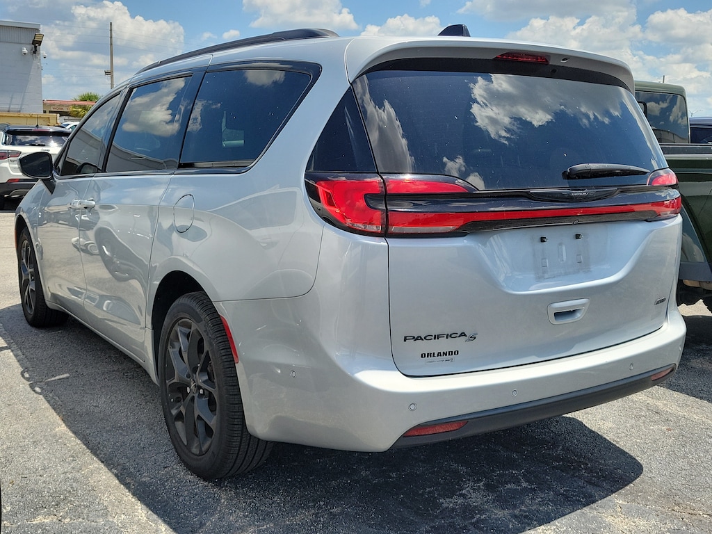 Used 2023 Chrysler Pacifica Touring L Touring L AWD