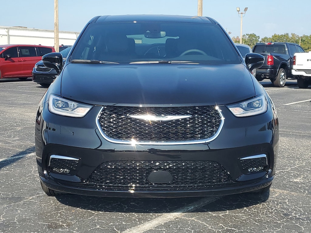 New 2026 Chrysler Pacifica Select Passenger Van
