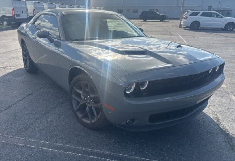 2023 Dodge Challenger SXT photo 3